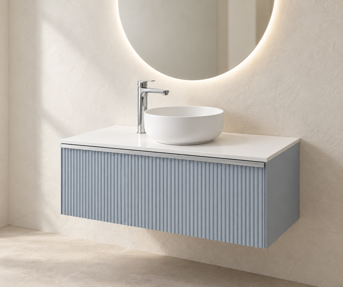 Mobile bagno BIBA 100 con lavabo ALTIRO – Blue Fog — render ambientato